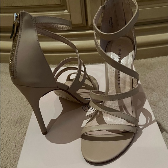 Bone colored strapy sandals - Picture 4 of 6